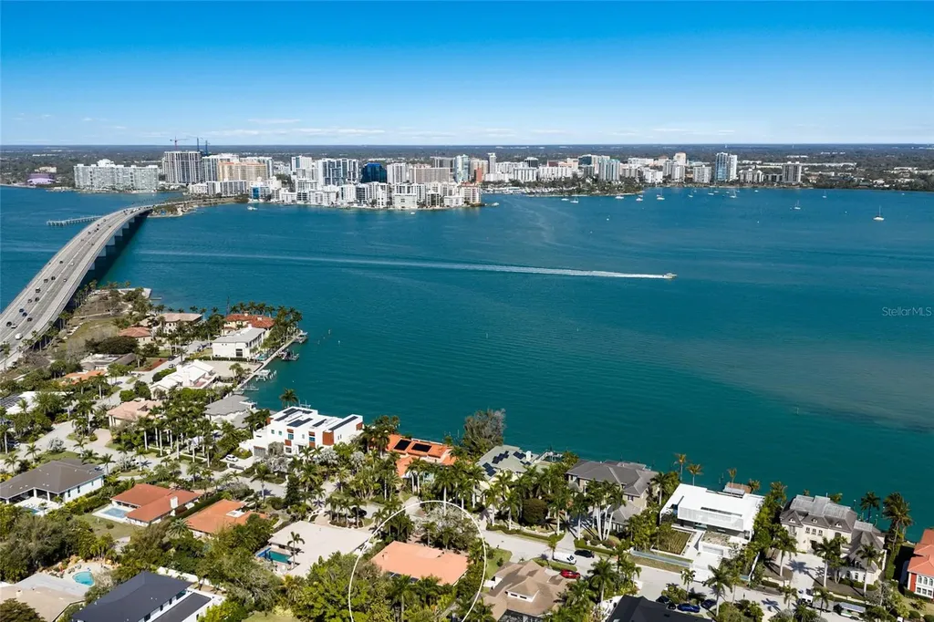 218 Robin Drive Sarasota FL 34236