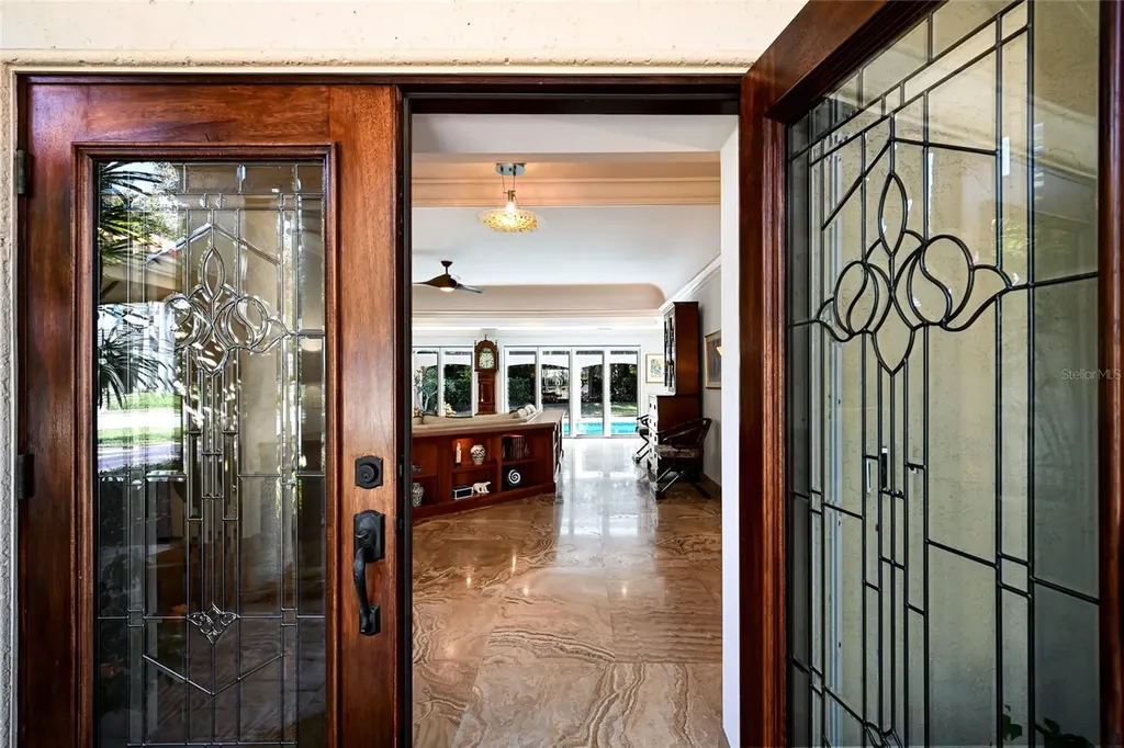 218 Robin Drive Sarasota FL 34236