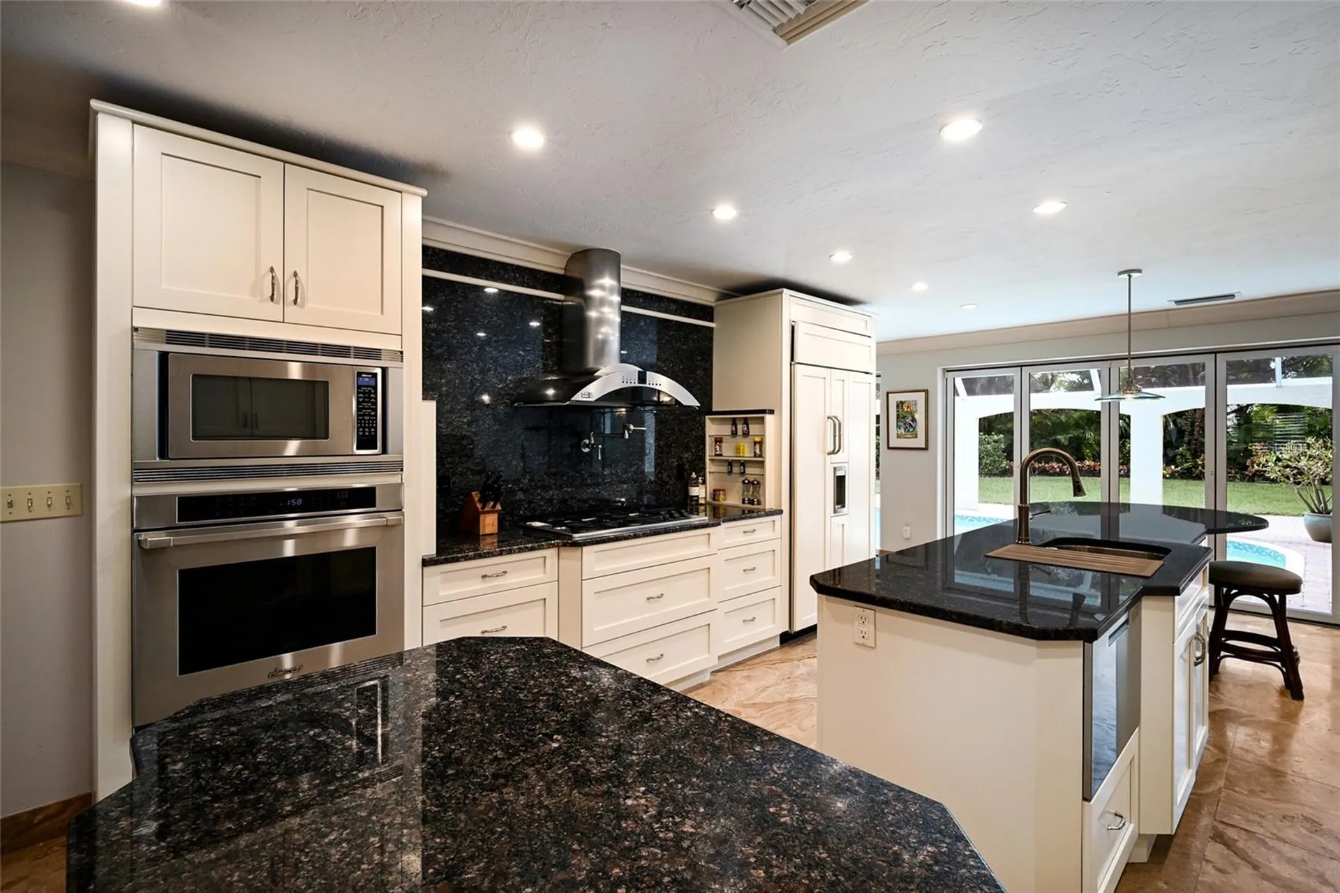 218 Robin Drive Sarasota FL 34236