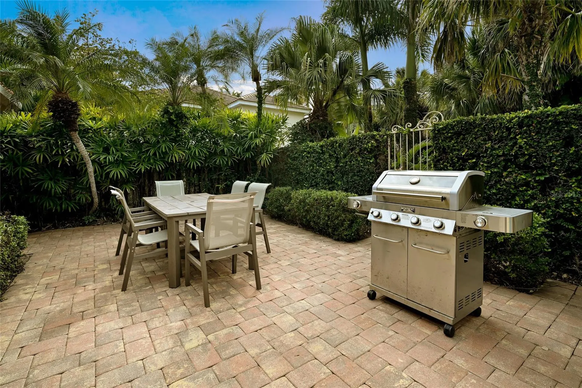 218 Robin Drive Sarasota FL 34236