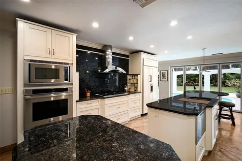 218 Robin Drive Sarasota FL 34236