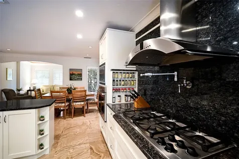 218 Robin Drive Sarasota FL 34236