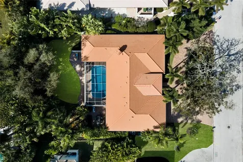 218 Robin Drive Sarasota FL 34236