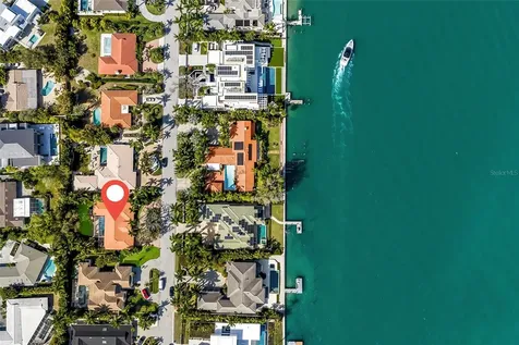 218 Robin Drive Sarasota FL 34236