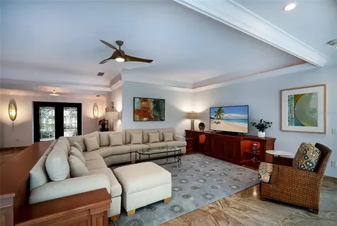 218 Robin Drive Sarasota FL 34236