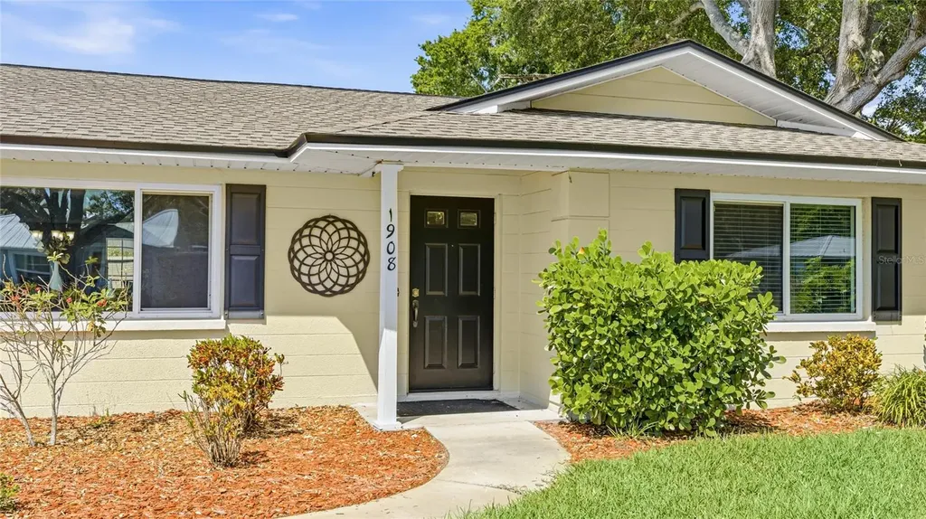 1908 49th Street W Bradenton FL 34209