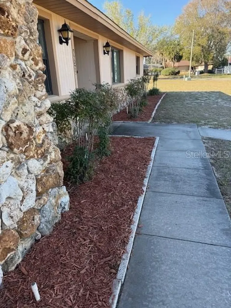 35025 Raintree Drive Fruitland Park FL 34731
