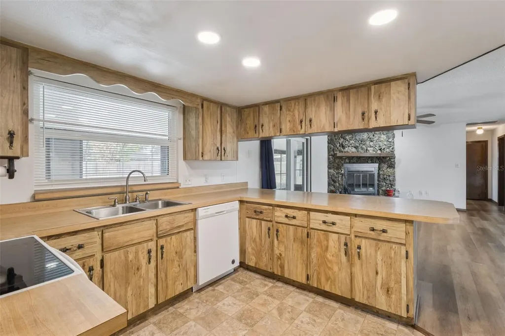 35025 Raintree Drive Fruitland Park FL 34731