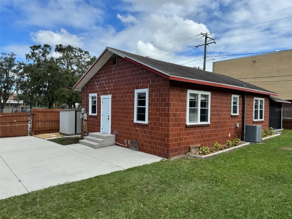8516 N 12th Street Tampa FL 33604