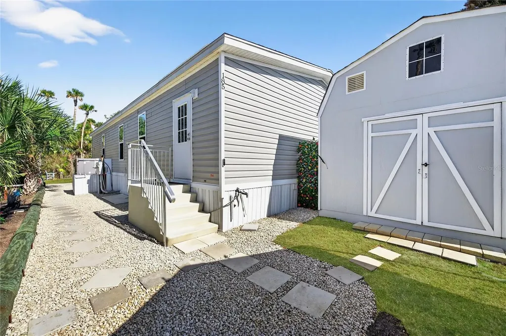185 Coleman Street Edgewater FL 32141