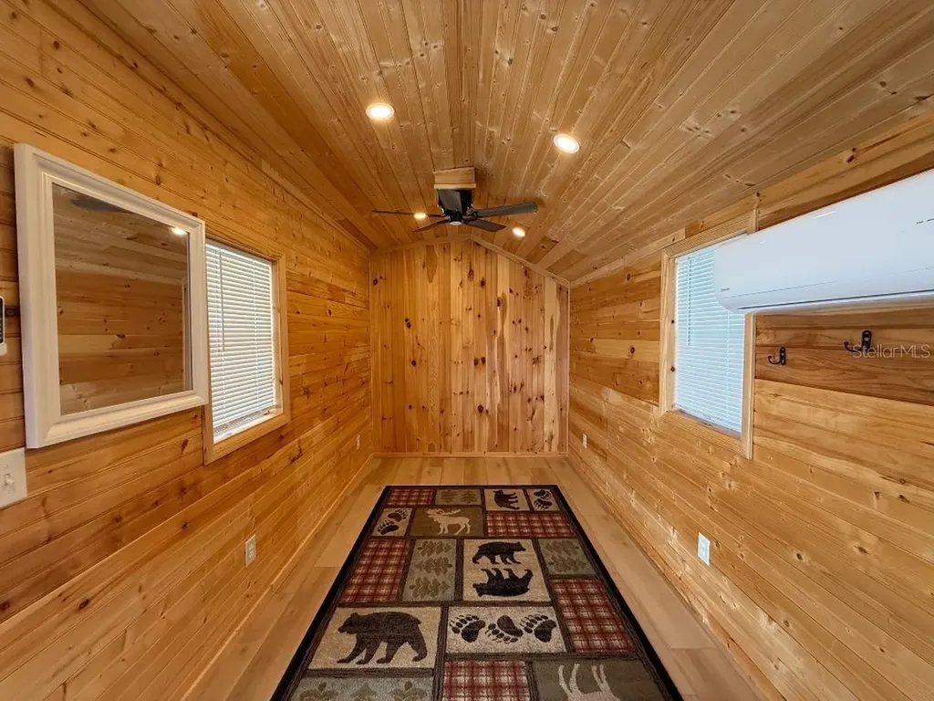 9265 Grizzly Bear Lane Weeki Wachee FL 34613
