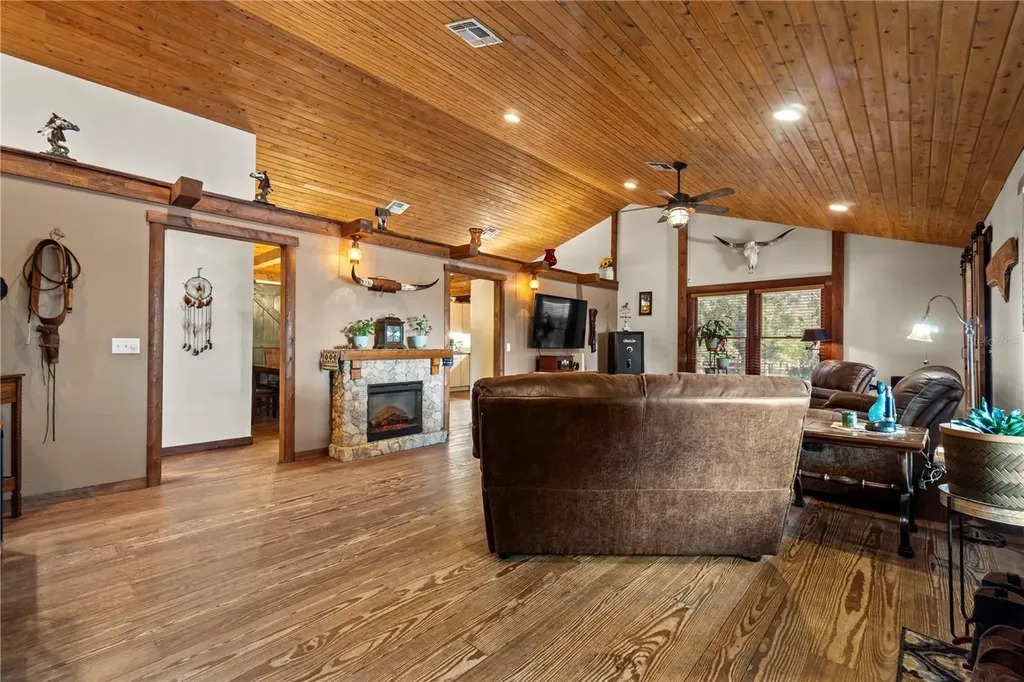 4292 SW 73 Trail Bushnell FL 33513
