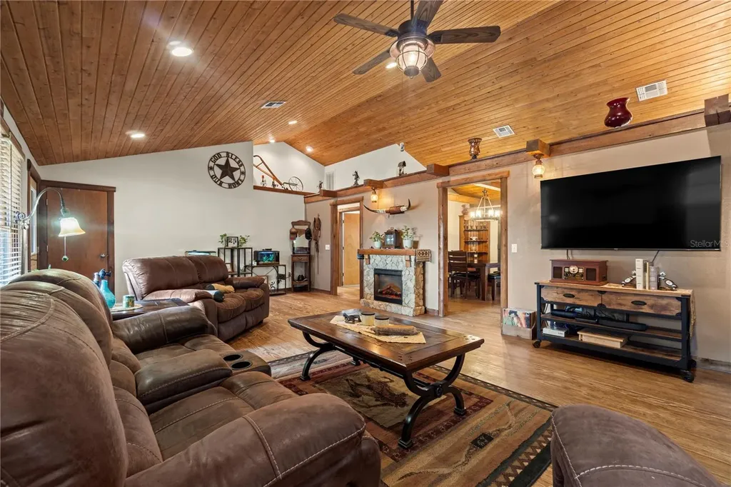 4292 SW 73 Trail Bushnell FL 33513