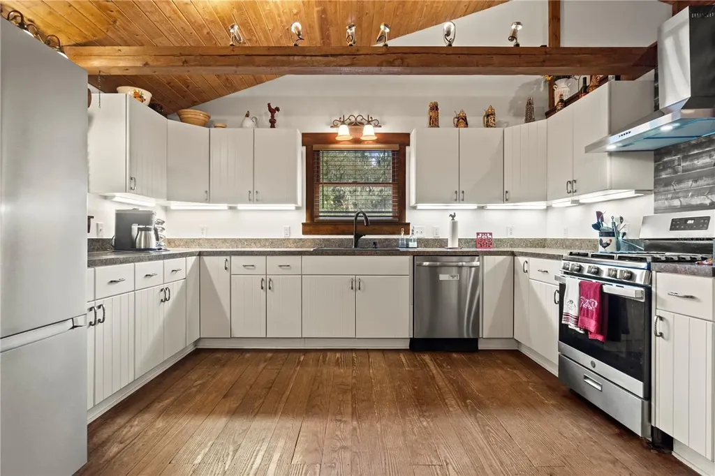 4292 SW 73 Trail Bushnell FL 33513