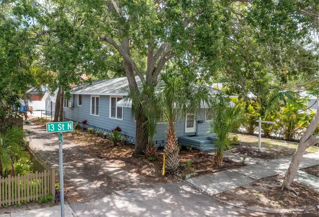 945 13th Street N St Petersburg FL 33705