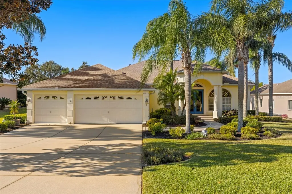 13235 Legends Trail Dade City FL 33525