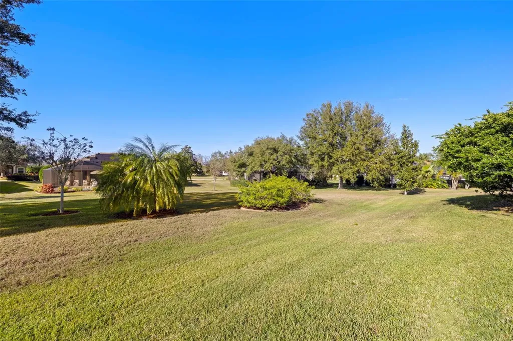 13235 Legends Trail Dade City FL 33525