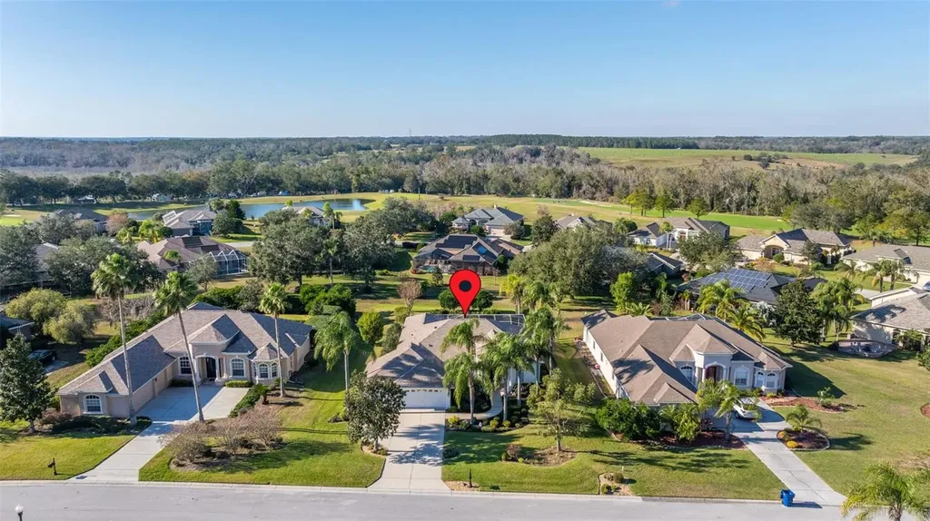 13235 Legends Trail Dade City FL 33525