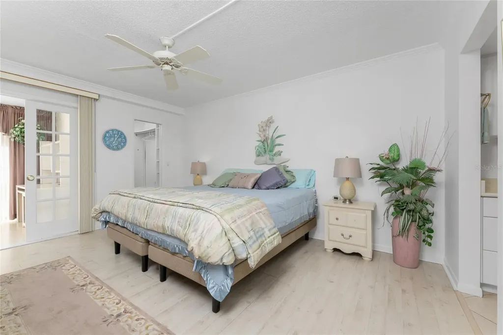 1551 Beach Road Englewood FL 34223