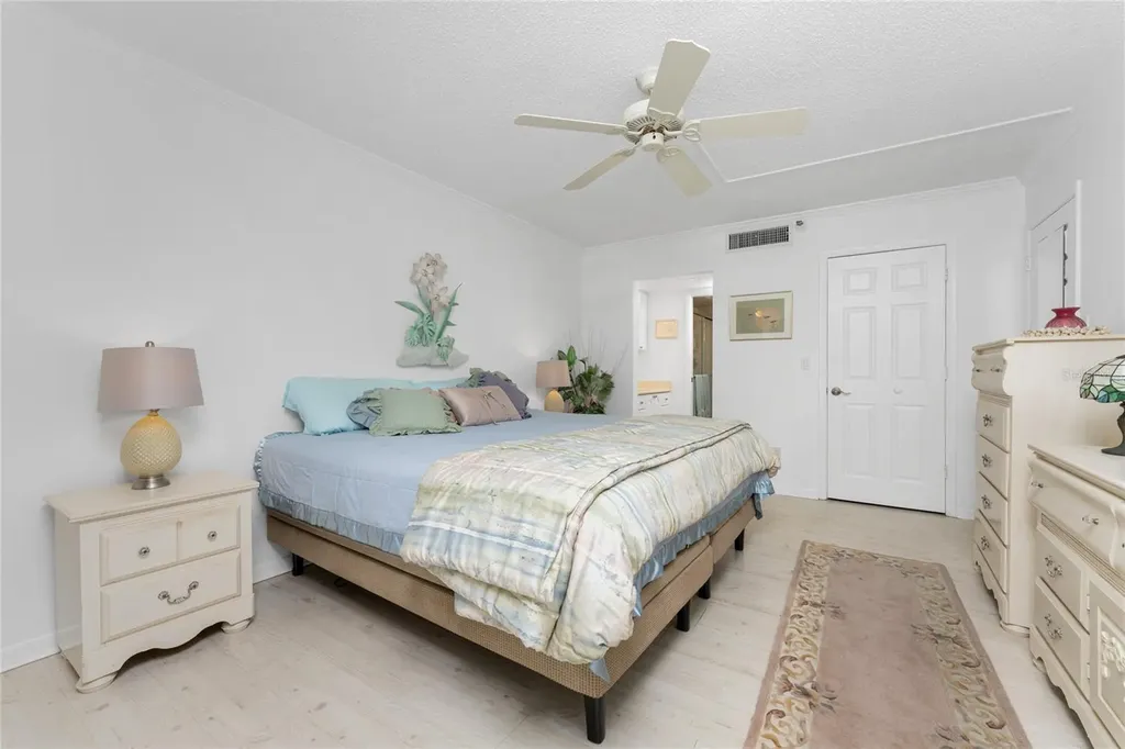 1551 Beach Road Englewood FL 34223