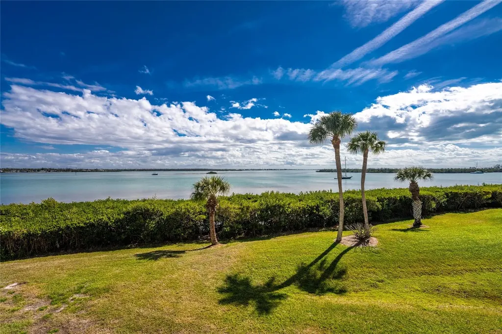 1551 Beach Road Englewood FL 34223