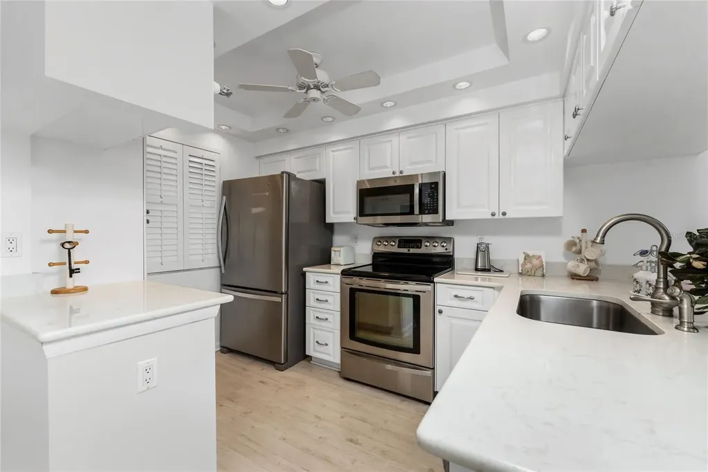 1551 Beach Road Englewood FL 34223
