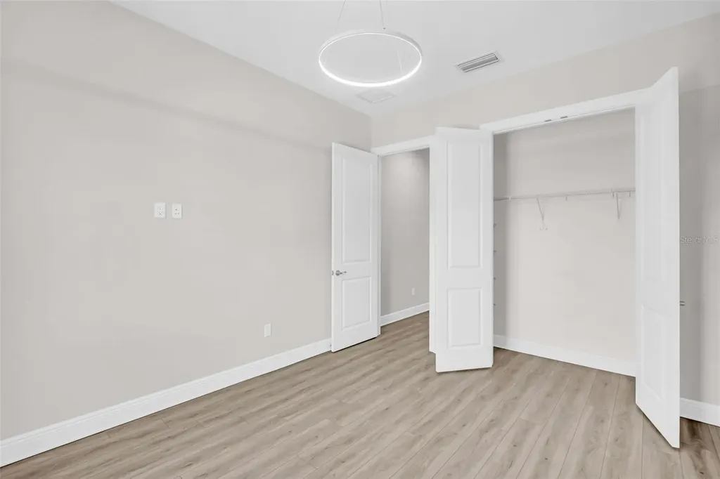11 Franklin Court S St Petersburg FL 33711