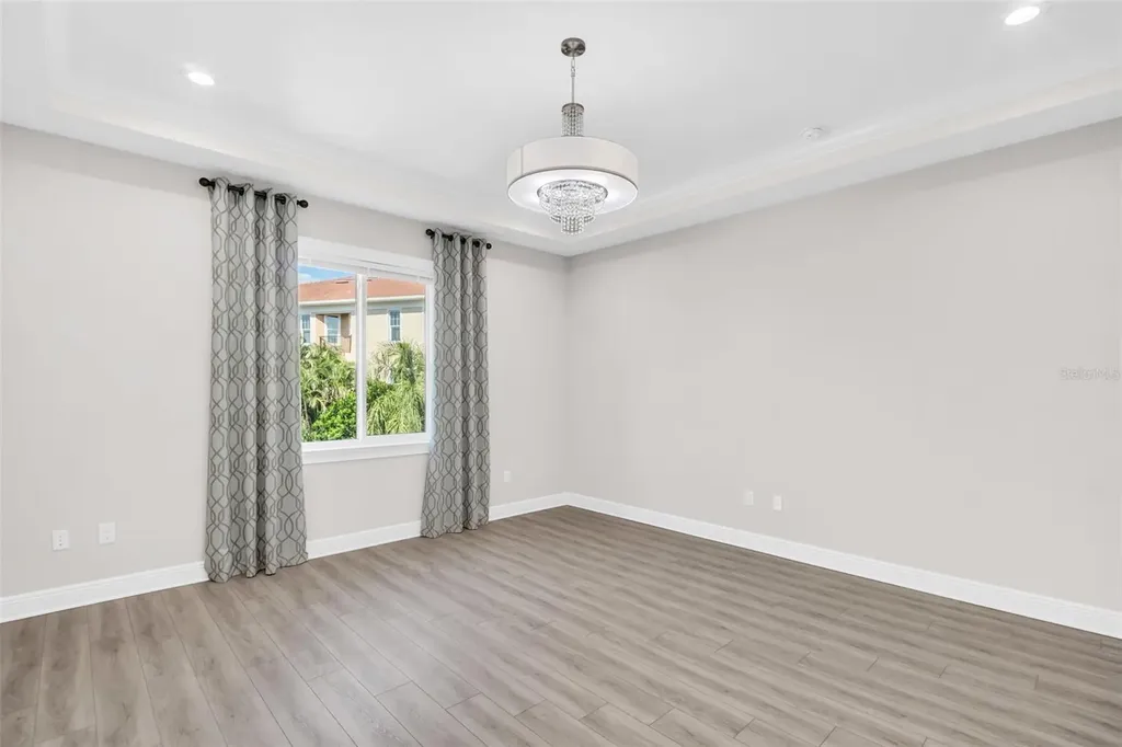 11 Franklin Court S St Petersburg FL 33711