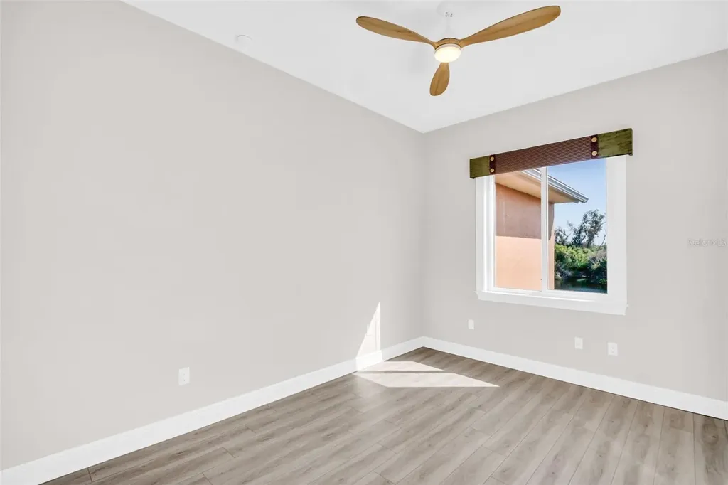 11 Franklin Court S St Petersburg FL 33711