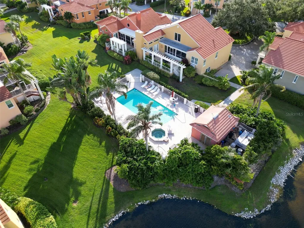 11 Franklin Court S St Petersburg FL 33711