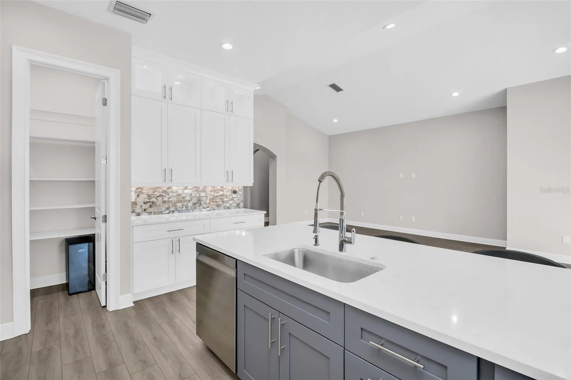 11 Franklin Court S St Petersburg FL 33711