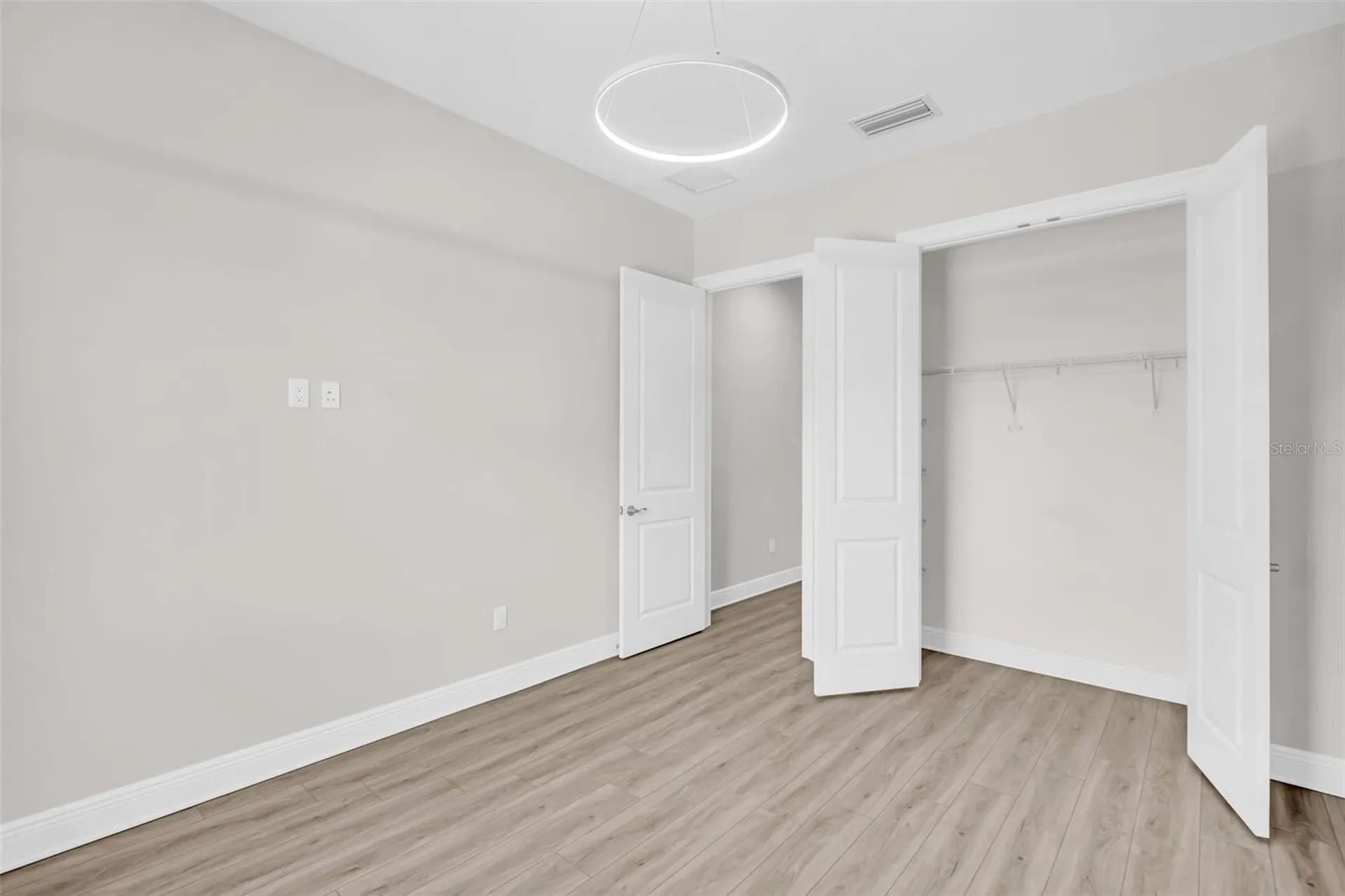 11 Franklin Court S St Petersburg FL 33711