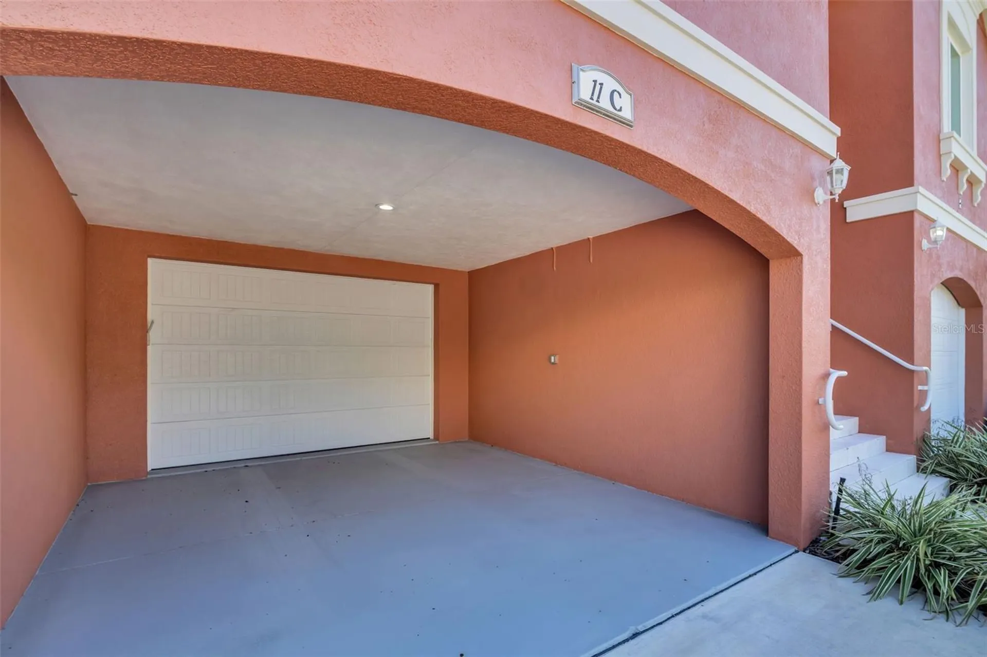 11 Franklin Court S St Petersburg FL 33711