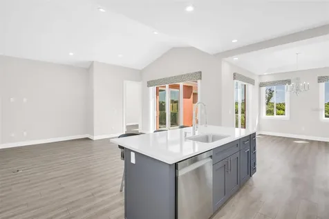 11 Franklin Court S St Petersburg FL 33711