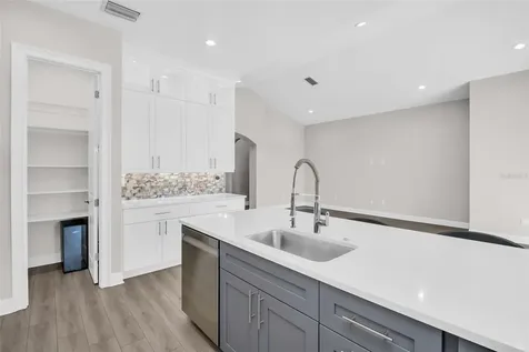 11 Franklin Court S St Petersburg FL 33711