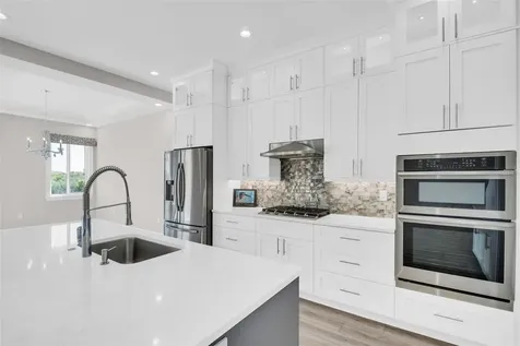 11 Franklin Court S St Petersburg FL 33711