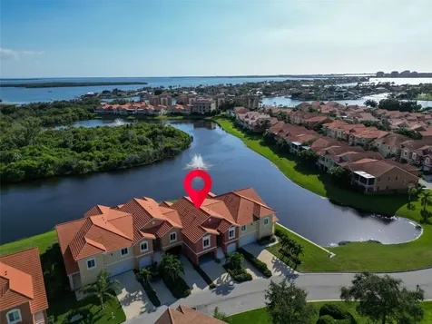 11 Franklin Court S St Petersburg FL 33711