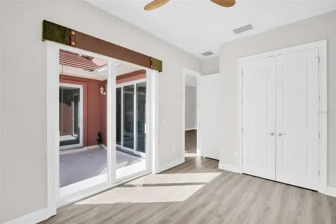 11 Franklin Court S St Petersburg FL 33711