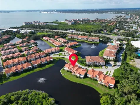 11 Franklin Court S St Petersburg FL 33711