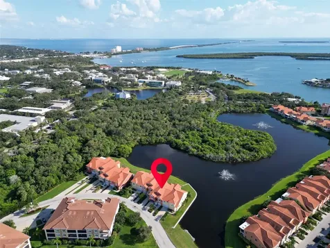 11 Franklin Court S St Petersburg FL 33711