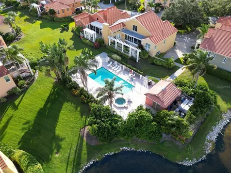 11 Franklin Court S St Petersburg FL 33711