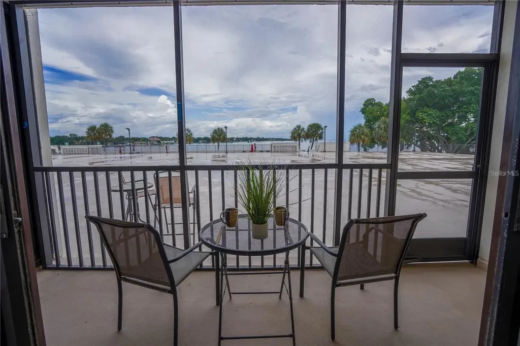 7100 Sunshine Skyway Lane S St Petersburg FL 33711