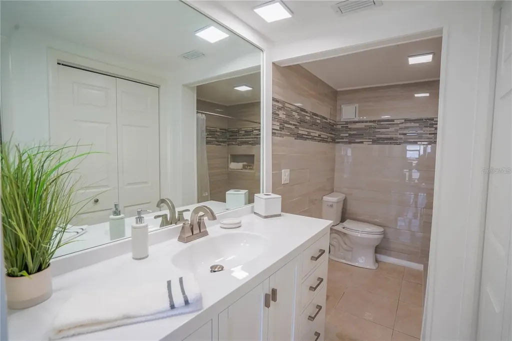 7100 Sunshine Skyway Lane S St Petersburg FL 33711