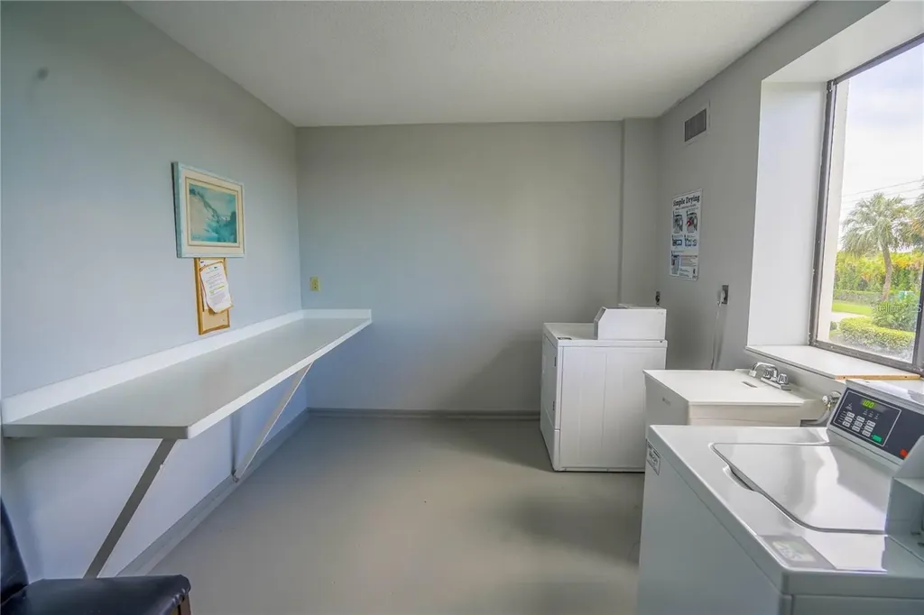 7100 Sunshine Skyway Lane S St Petersburg FL 33711
