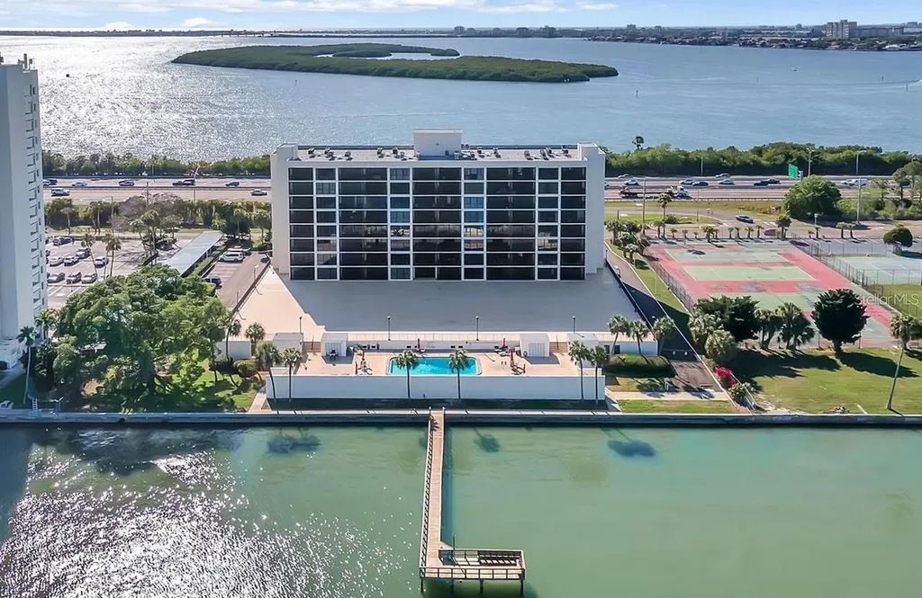 7100 Sunshine Skyway Lane S St Petersburg FL 33711