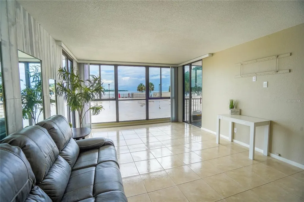 7100 Sunshine Skyway Lane S St Petersburg FL 33711
