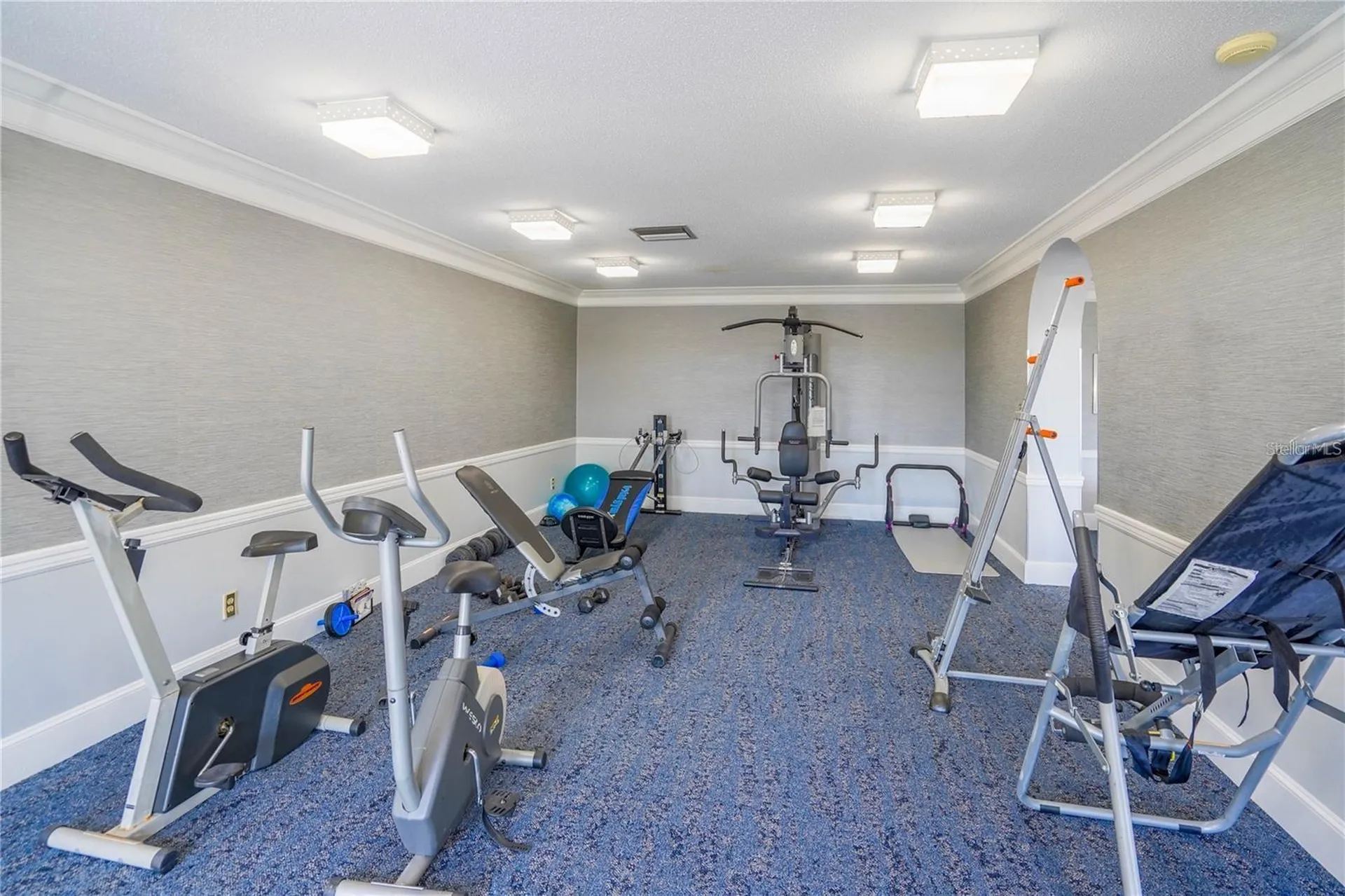 7100 Sunshine Skyway Lane S St Petersburg FL 33711