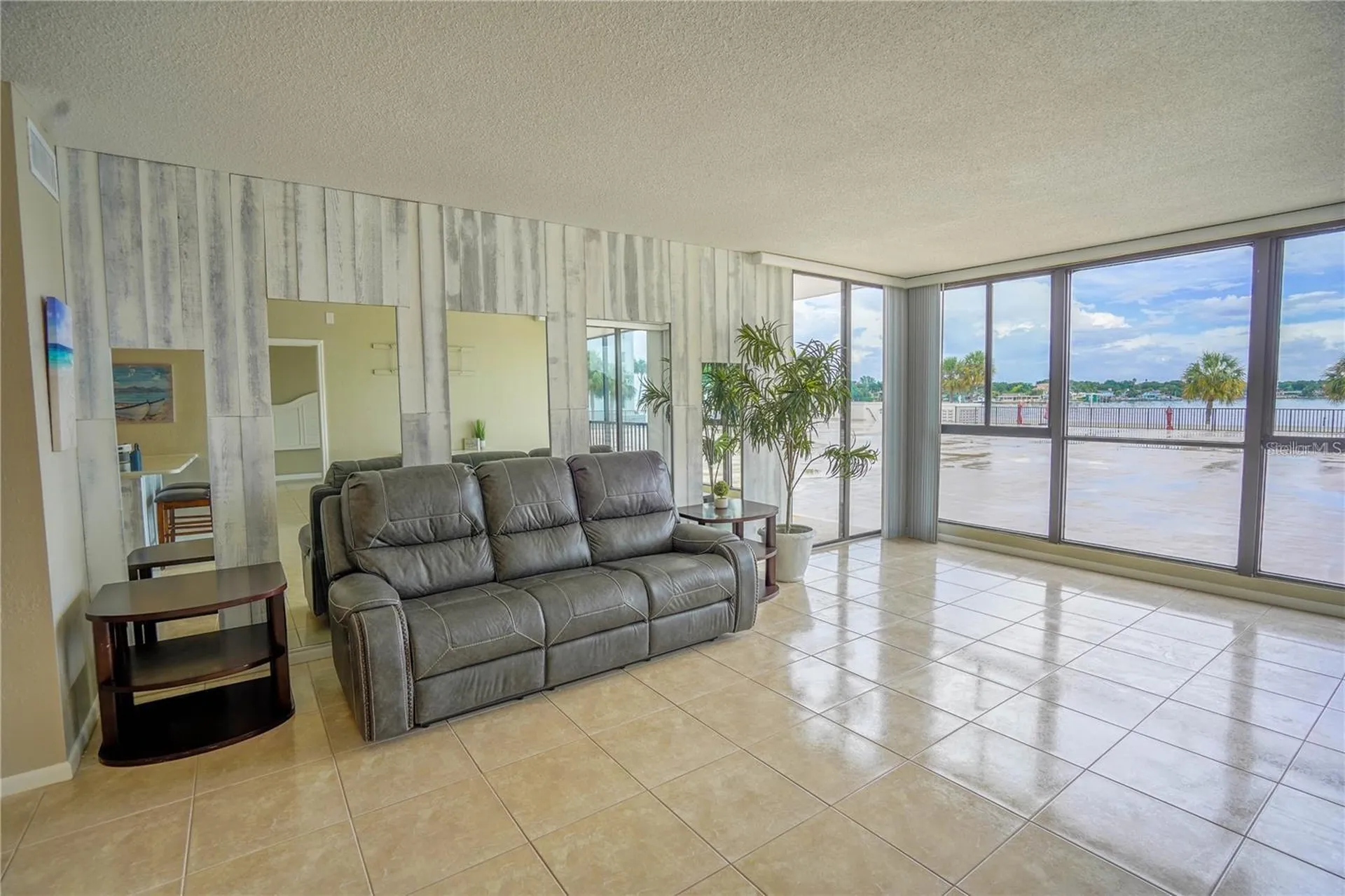 7100 Sunshine Skyway Lane S St Petersburg FL 33711