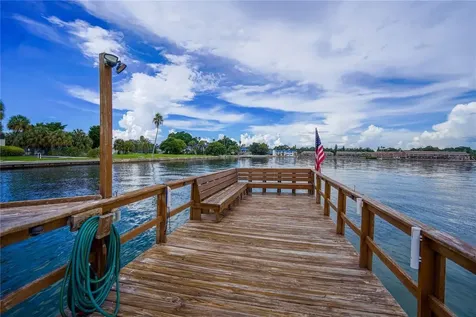 7100 Sunshine Skyway Lane S St Petersburg FL 33711