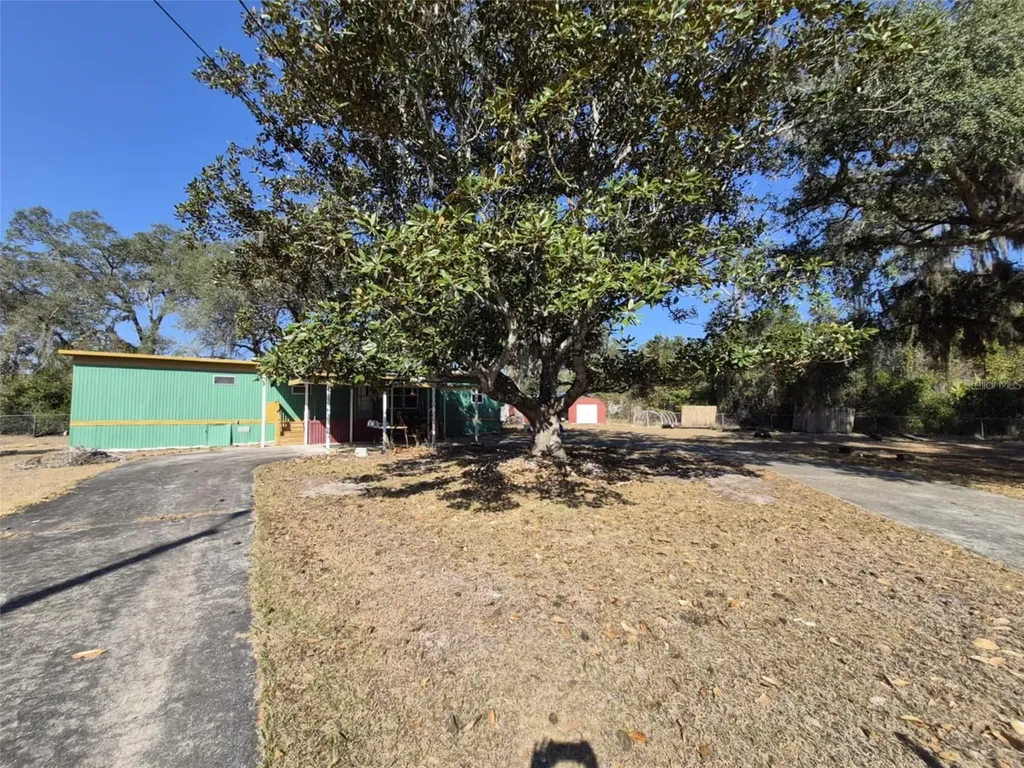 18565 SE 24th Lane Ocklawaha FL 32179